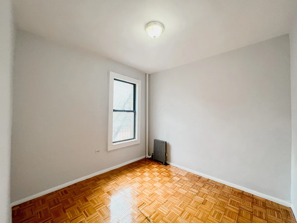 Building Photo - 515 W 170th St #55