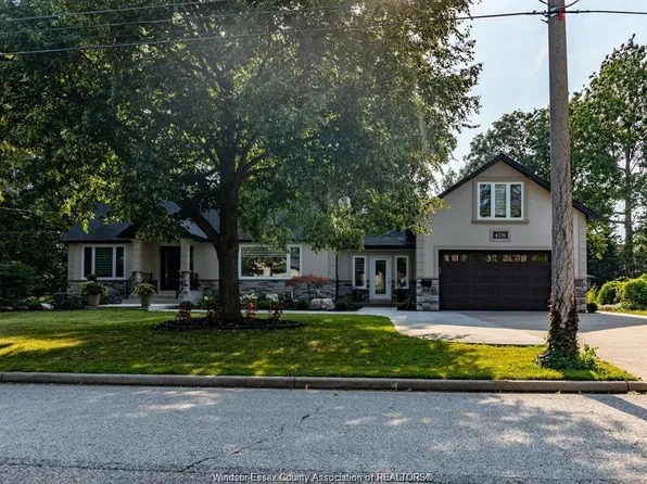 4251 Roseland Dr W, Windsor, ON N9G 2A1