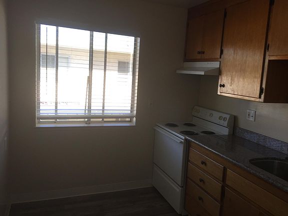 3rd image of 724 Smalley Ave APT 9