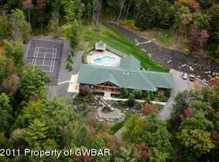 527 S Main Rd, Mountain Top, PA 18707
