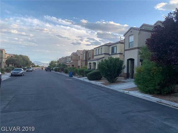 2nd image of 2831 Canonero St