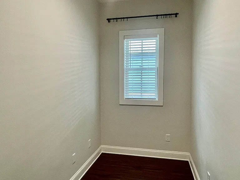 1011 Selma St — Photo 18