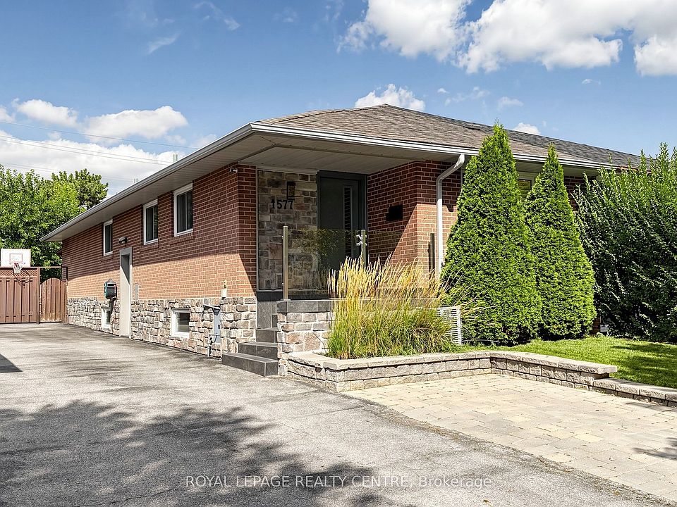 1st image of 1577 Sandgate Cres