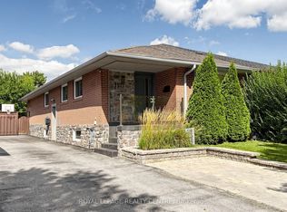 1577 Sandgate Cres, Mississauga, ON L5J2E3