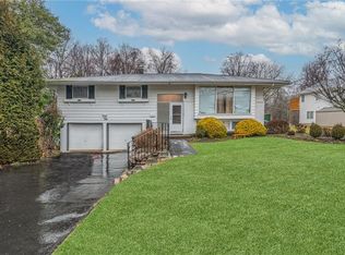 16 Echo Ridge Rd, Airmont, NY 10952