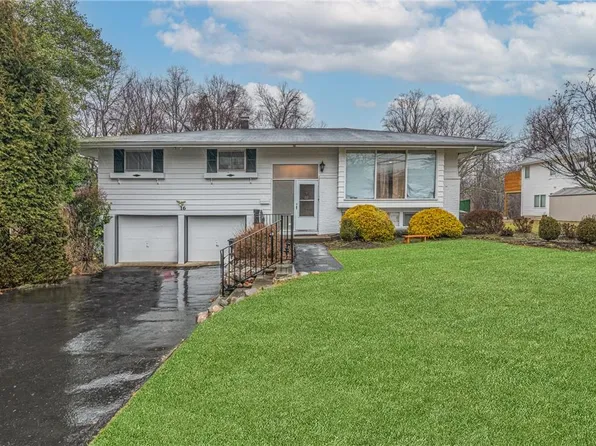 16 Echo Ridge Road, Airmont, NY 10952