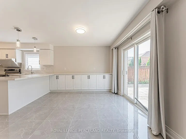 152 Flagstone Way — Photo 14