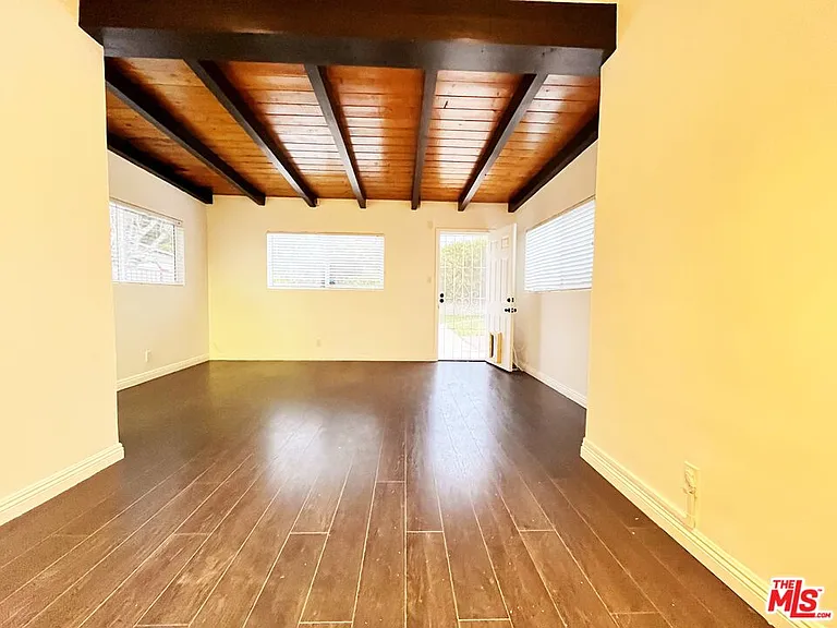 14744 Magnolia Blvd — Photo 13