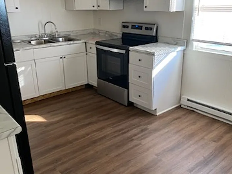 4405 E 550 S — Photo 1