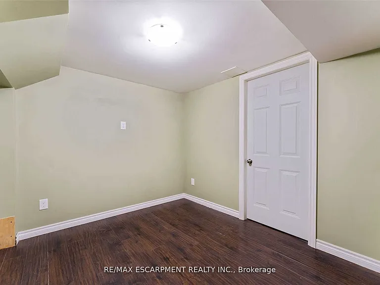 864 Upper Ottawa St #BASEMENT — Photo 8