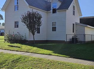 319 W 3rd St, Pinconning, MI 48650