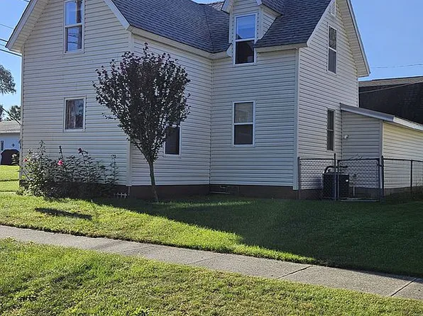 319 W 3rd St, Pinconning, MI 48650