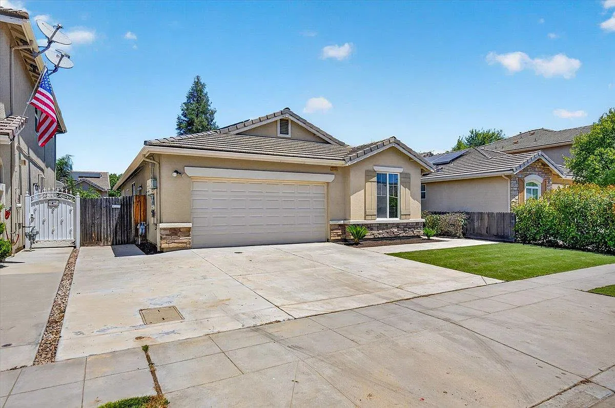 3 bed, 1540 sqft, $2,495 — Photo 1