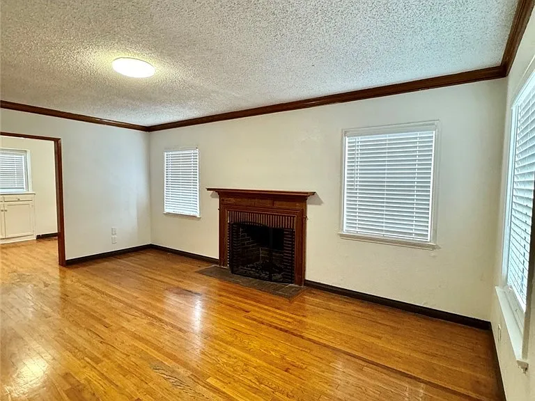 141 W Fairview Ave — Photo 7