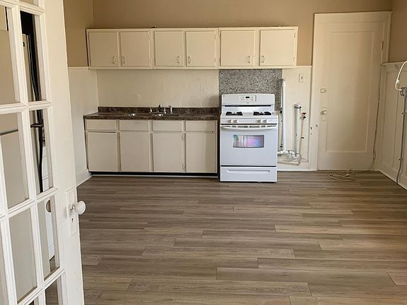 4th image of 1426 Sharon Ave APT 1