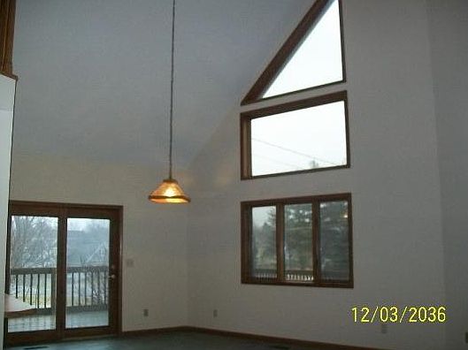 4th image of 9070 Devonshire Ct