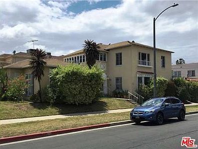 1st image of 7452 Rosewood Ave
