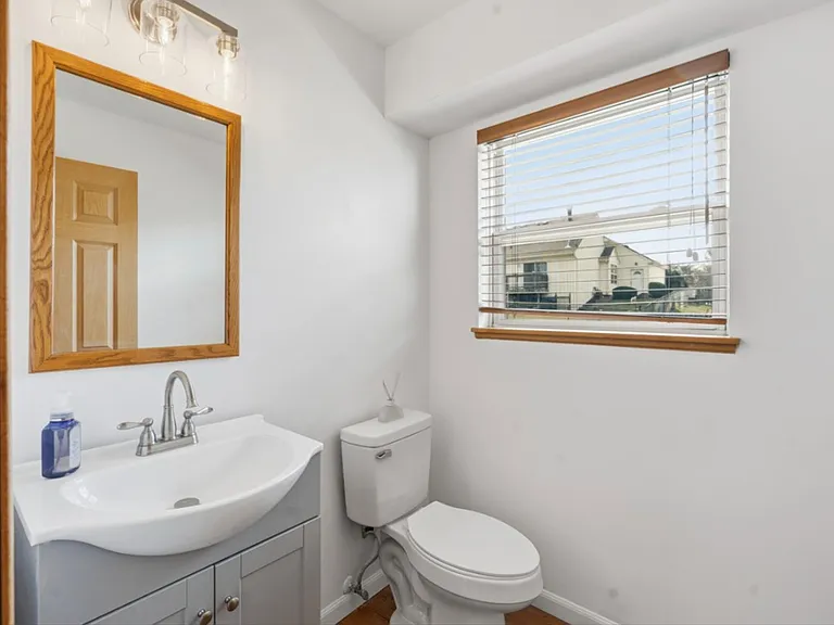 1/2 Bath main floor