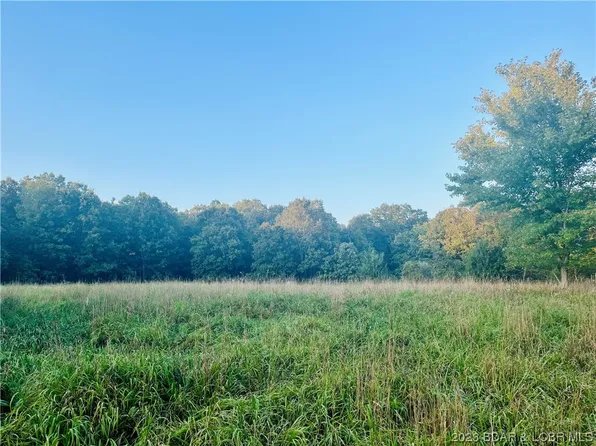 21596 T Highway, Versailles, MO 65084