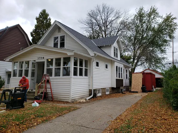 2726 E Van Norman Ave, Saint Francis, WI 53235