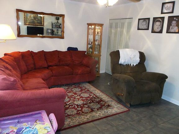 2nd image of 3001 Yosemite Dr