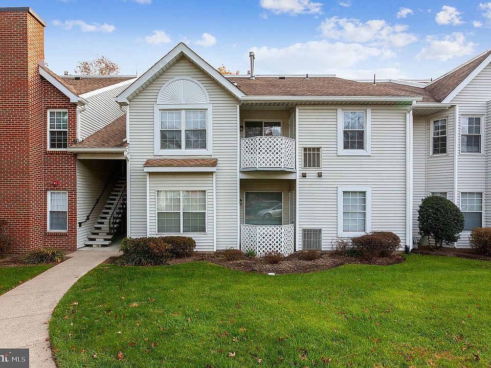 1st image of 806 Diamond Dr