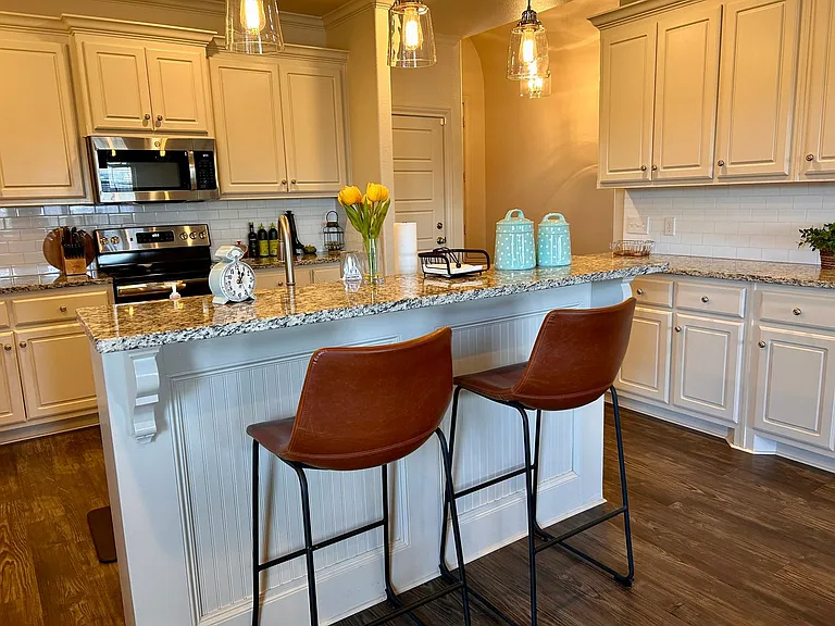 10317 Vernon Dr — Photo 8