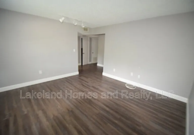 1005 S New York Ave #4 — Photo 5