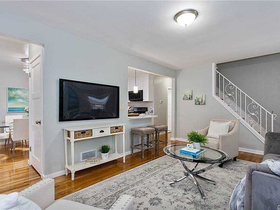 4th image of 75 Circle Dr N