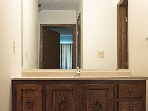 4th image of 2520 17th Ave S APT 5