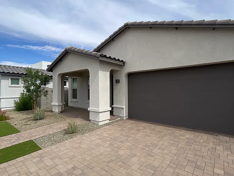 7938 W Griswold Rd — Photo 20