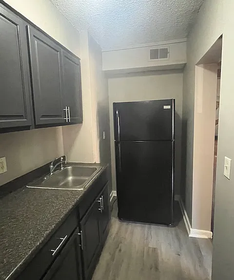819 E 42nd St #2E — Photo 2