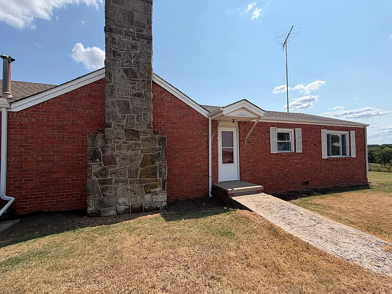 2919 W Main St — Photo 2