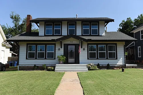 510 E Logan Ave Photo 1