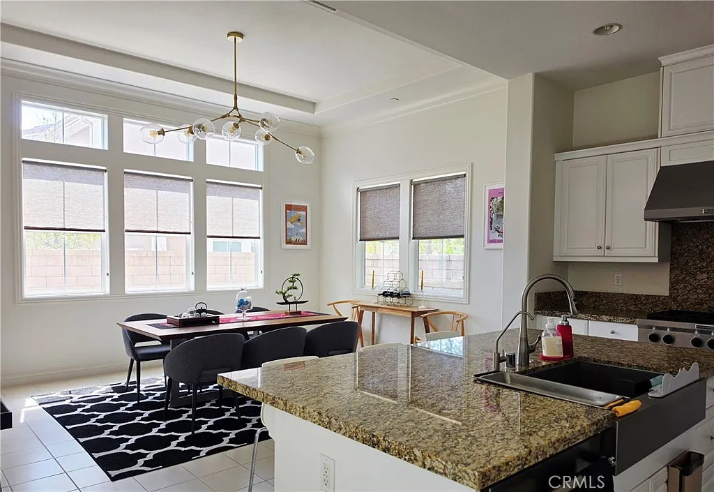 4 bed, 4.5 bath, 2755 sqft, $6,800 — Photo 4