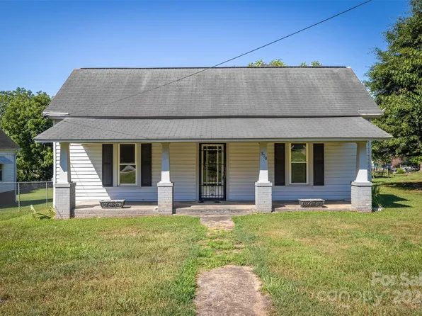 308 Randolph St, Morganton, NC 28655