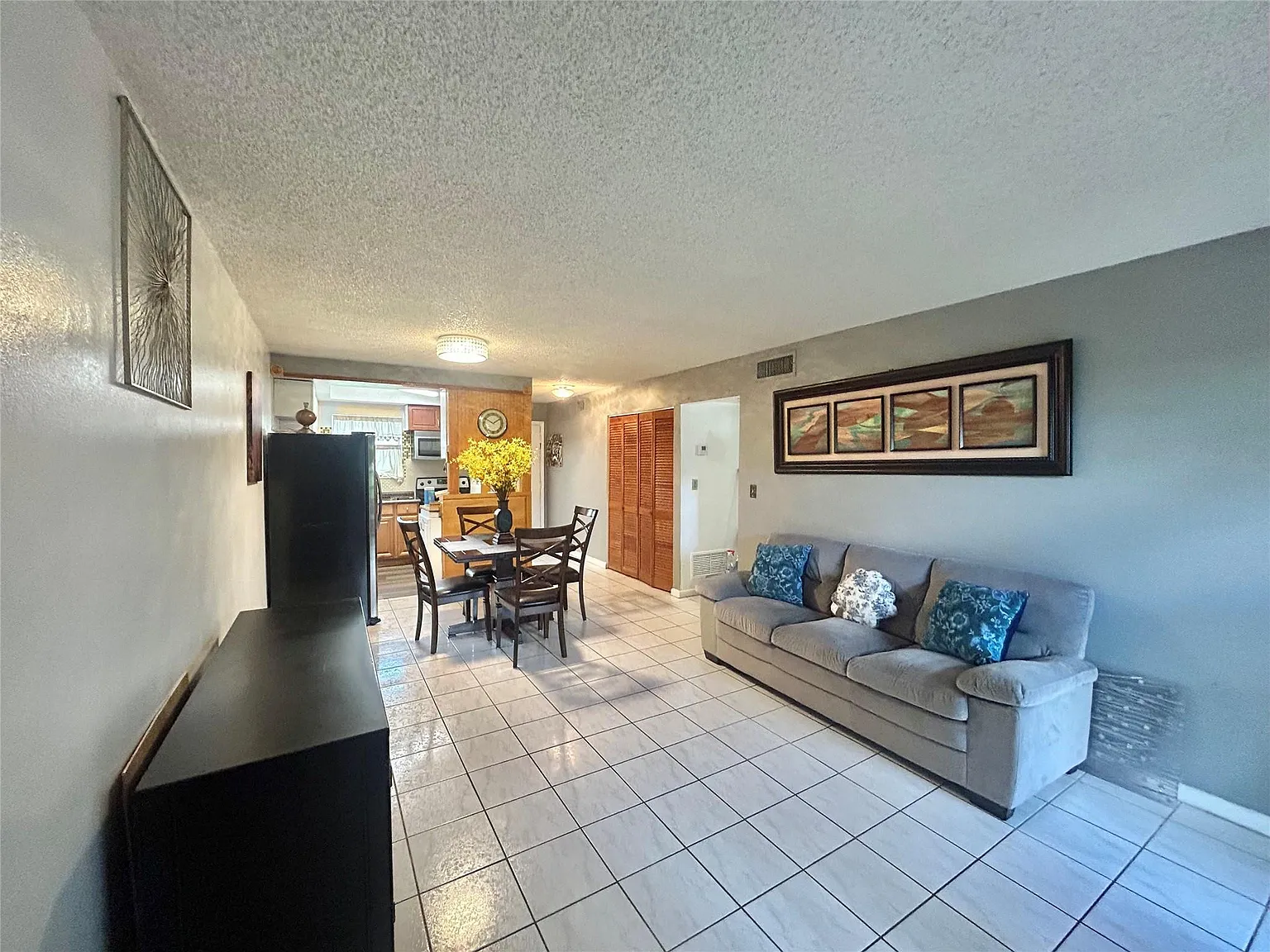 6100 Forest Hill Blvd — Photo 2