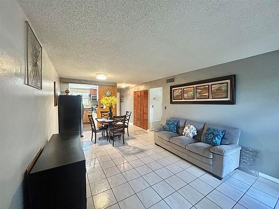 2nd image of 6100 Forest Hill Boulevard #101