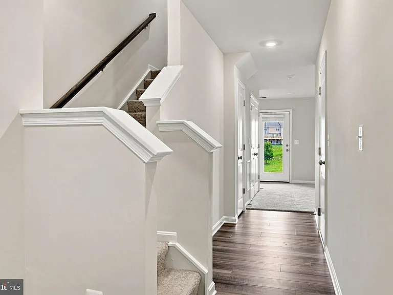 417 Seeback Dr — Photo 11