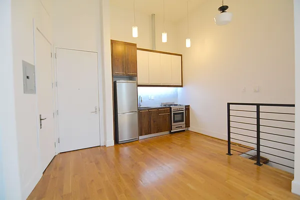 Rented by Hagstrom Management Inc | media 16