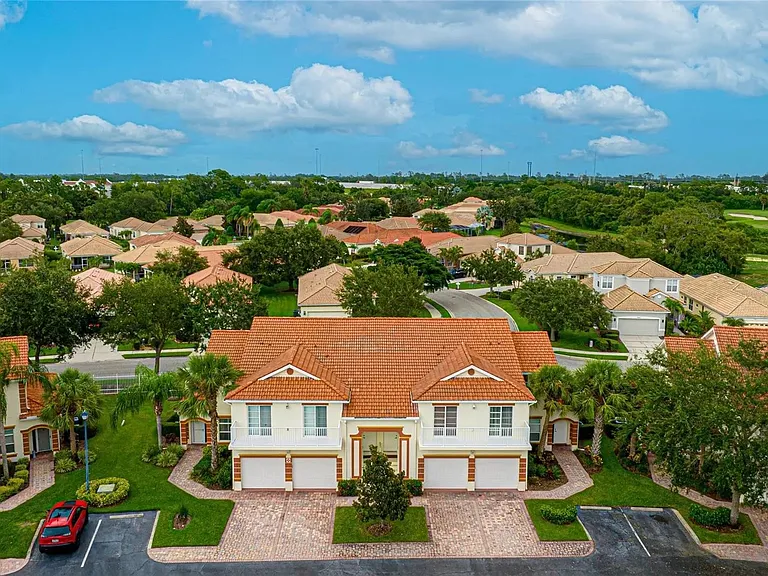 7333 Fountain Palm Cir #7333 — Photo 15