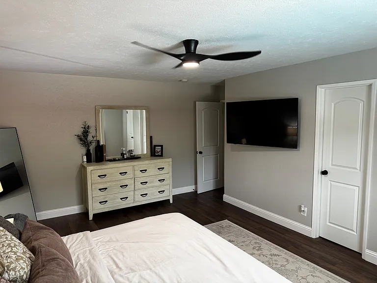 1029 Cross Bend Rd — Photo 12