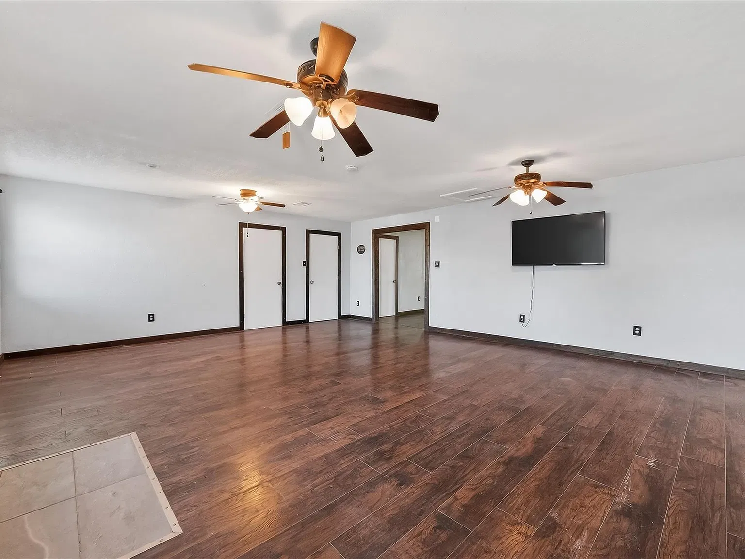 3 bed, 2.0 bath, 2116 sqft, $1,800 — Photo 3