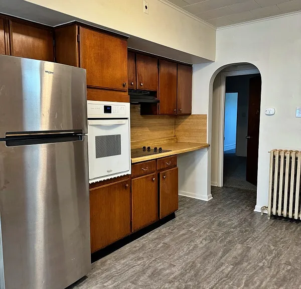 819 E Market St #1 — Photo 3
