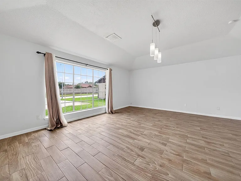 17002 Dew Drop Ln — Photo 3