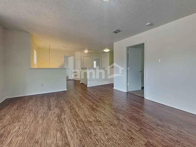 4405 Statesman Ln — Photo 17