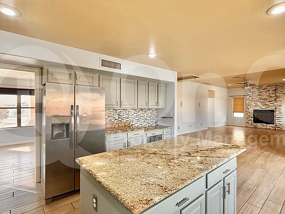 5th image of 3130 W Knudsen Dr
