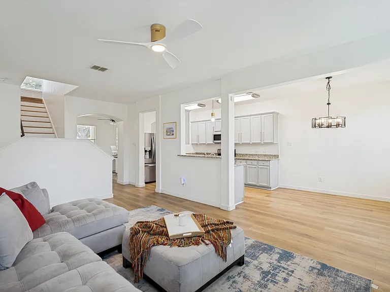 1006 Partridge Dr — Photo 6