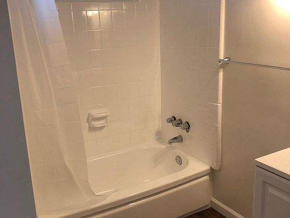 3rd image of 2890 Leeward Ave APT 216
