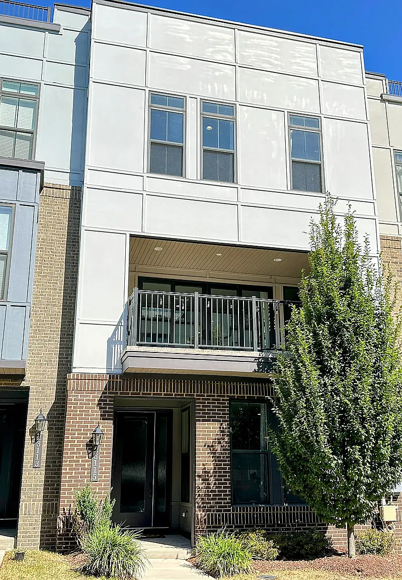 3 bed, 2850 sqft, $3,800 — Photo 2